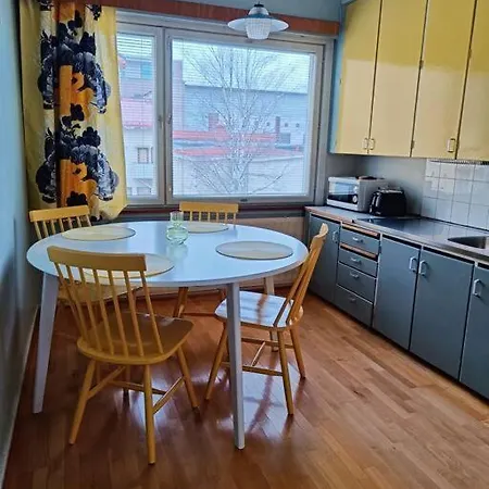 Apartment Iso Kolmio, Mahtavalla Jokinaekymaellae *